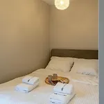 아파트 Srutowa 8 With Balcony & Ac Properunit *