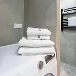 Srutowa 8 With Balcony & Ac Properunit *