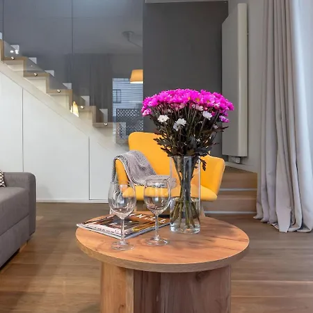 Srutowa 8 With Balcony & Ac Properunit * Wrocław