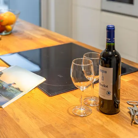 Srutowa 8 With Balcony & Ac Properunit * Vratislav